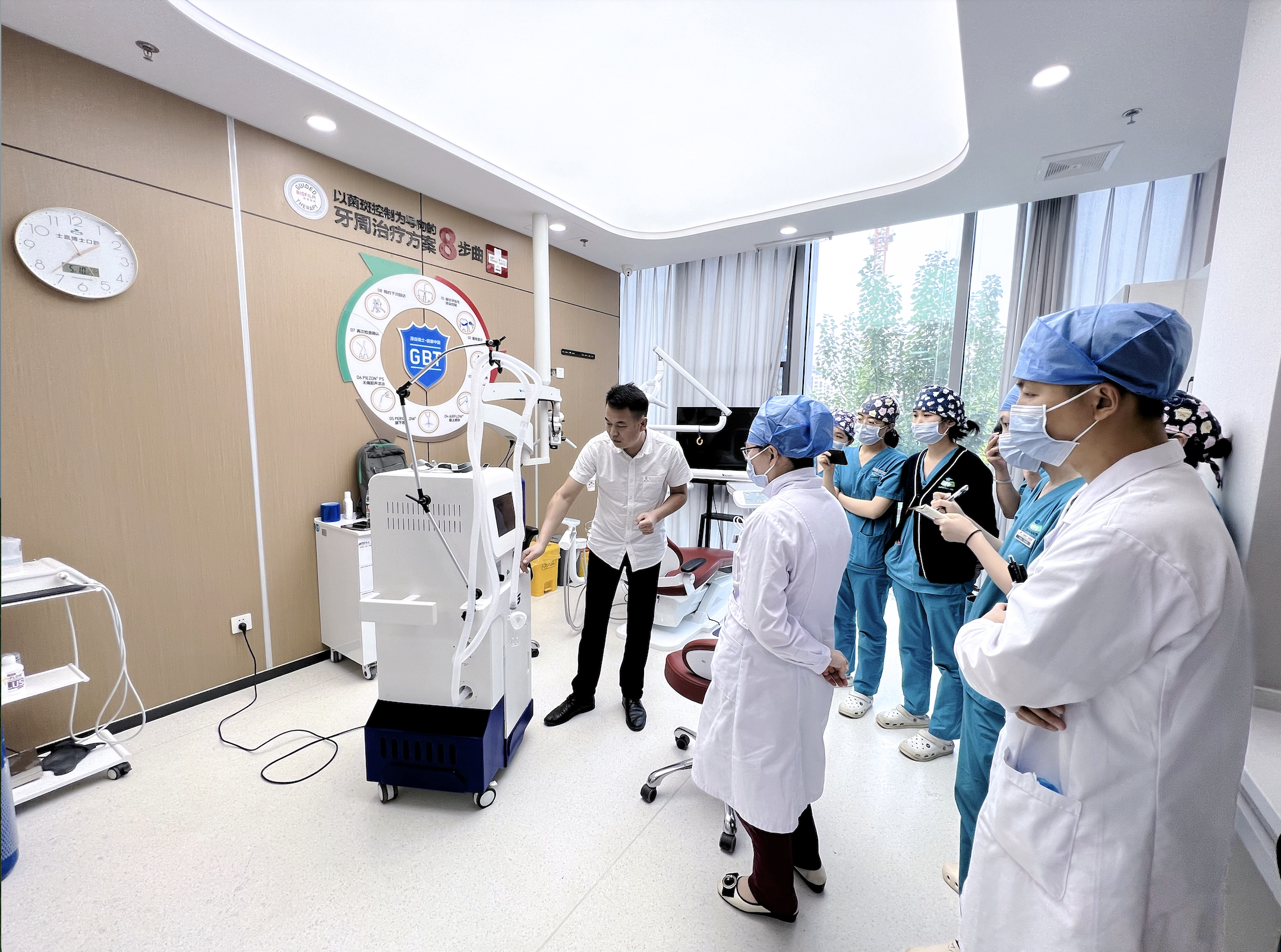 “笑气”让治牙不再痛 | 士嘉博士口腔医院开展笑气镇痛操作技能培训